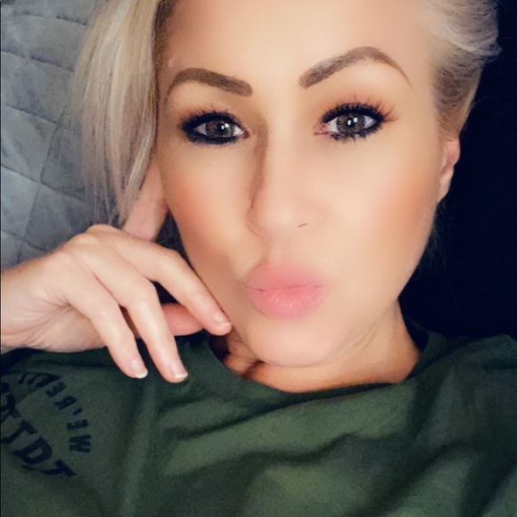 Meet your Posher, Starlett - Picture 1 of 1